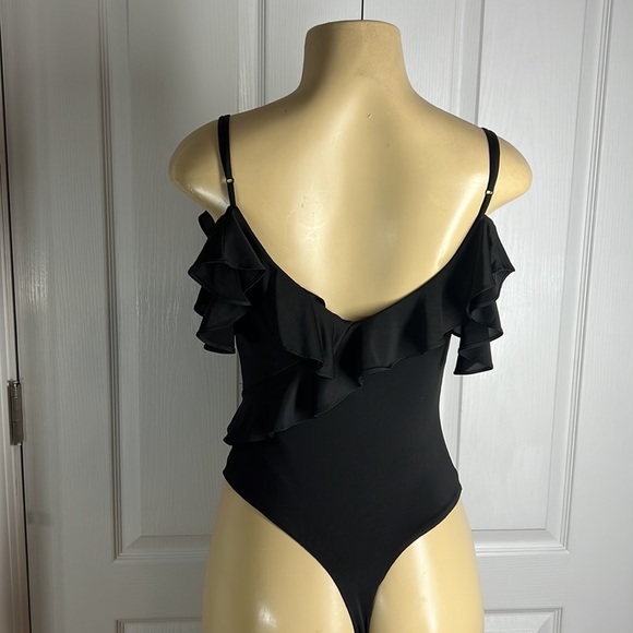 Guess set, size S, body suit floral print and body suit black color - Picture 8 of 8